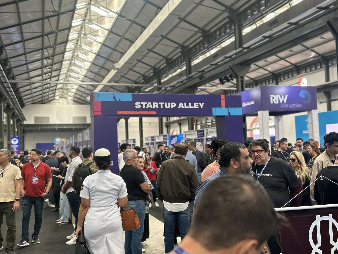 Startup Alley da Sai do Papel no Rio Innovation Week